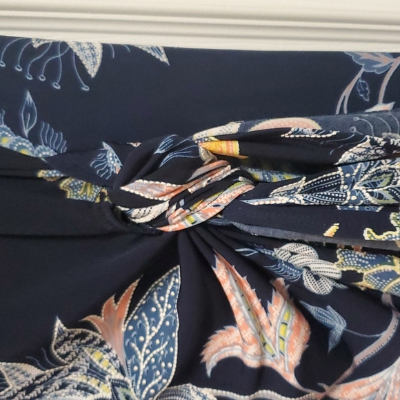 Navy smooth fabric dress with sude knot - Picture 4 of 5